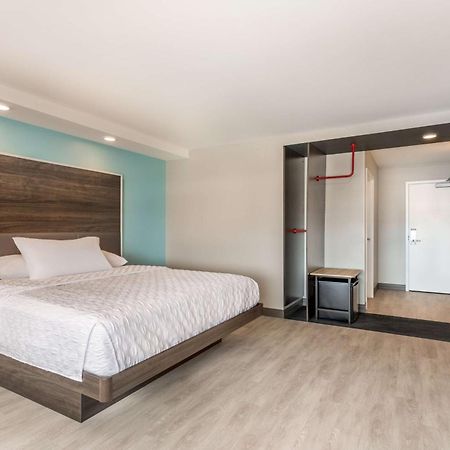 Tru By Hilton Madison West Hotel Екстериор снимка