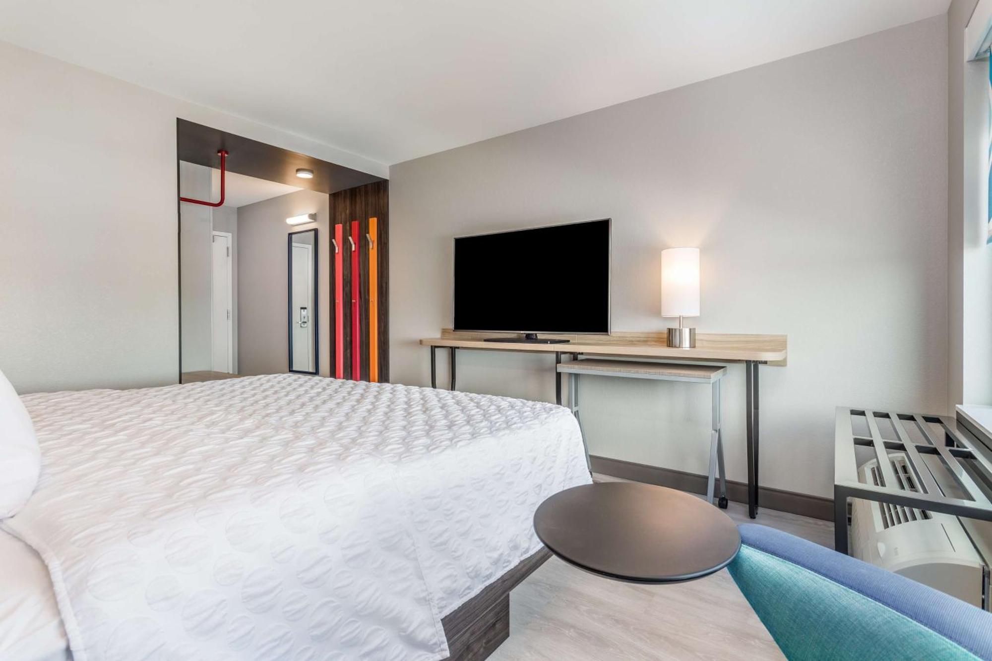 Tru By Hilton Madison West Hotel Екстериор снимка