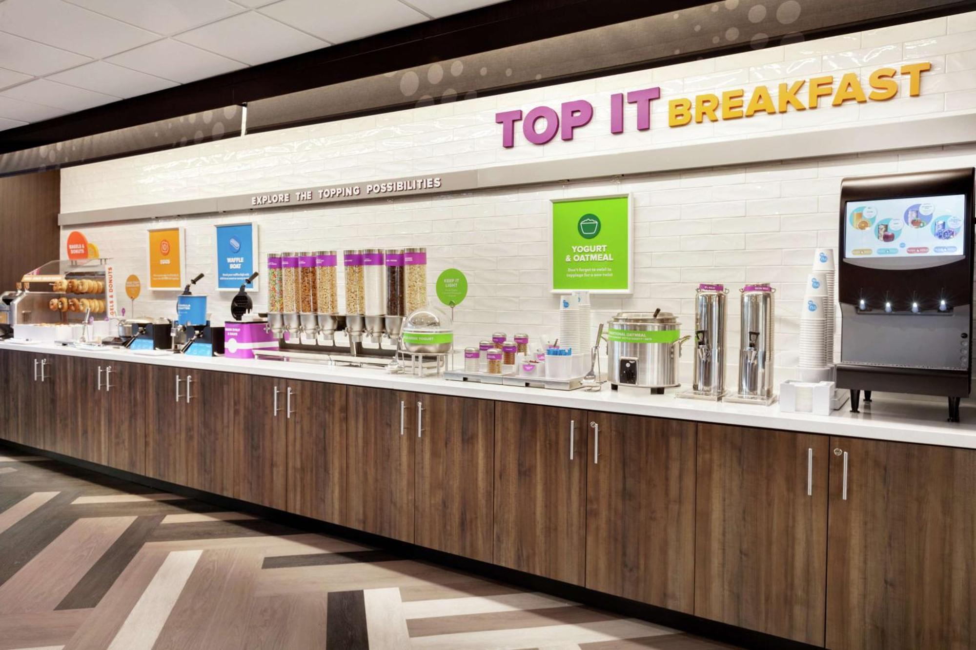 Tru By Hilton Madison West Hotel Екстериор снимка
