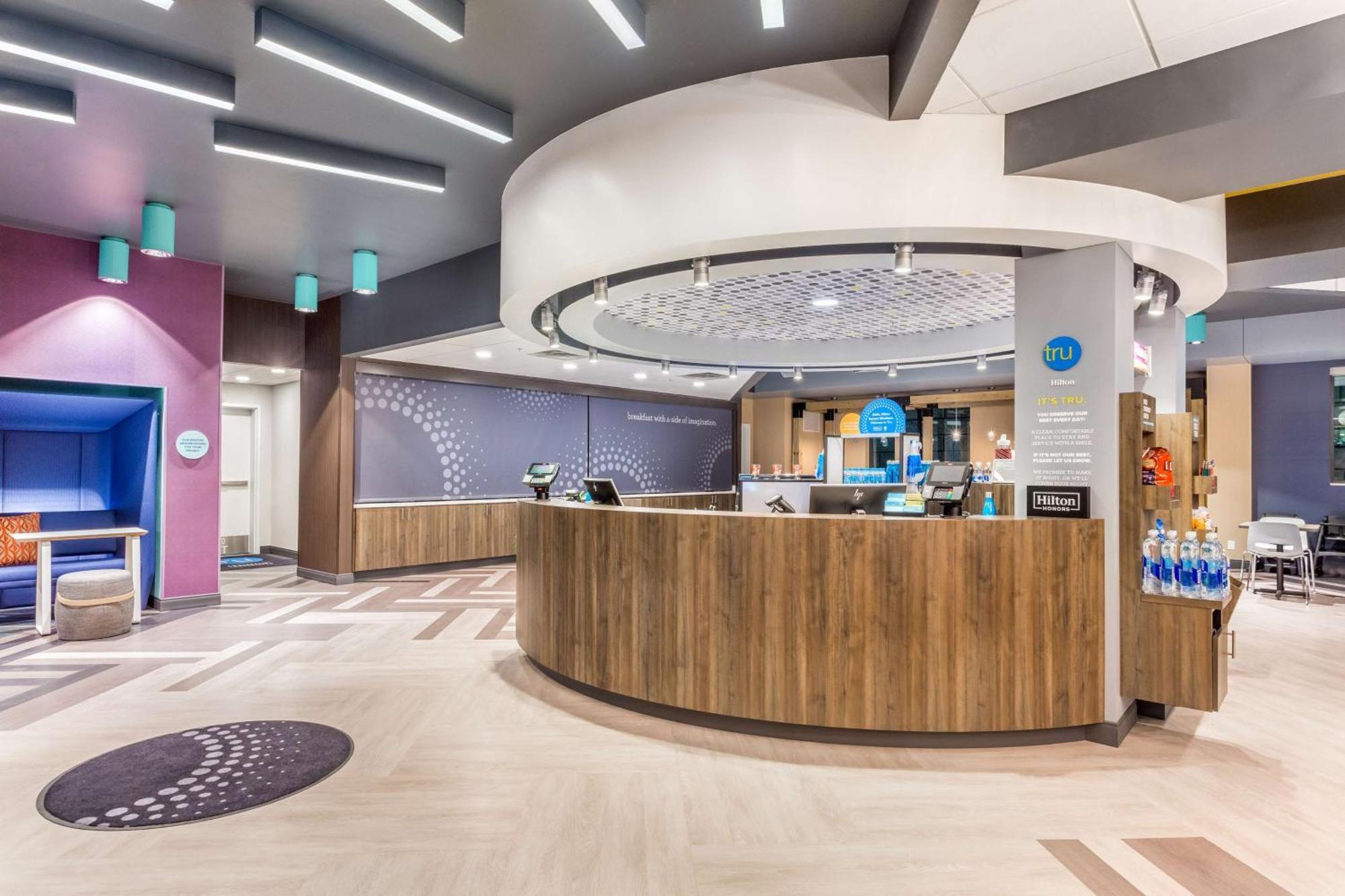 Tru By Hilton Madison West Hotel Екстериор снимка